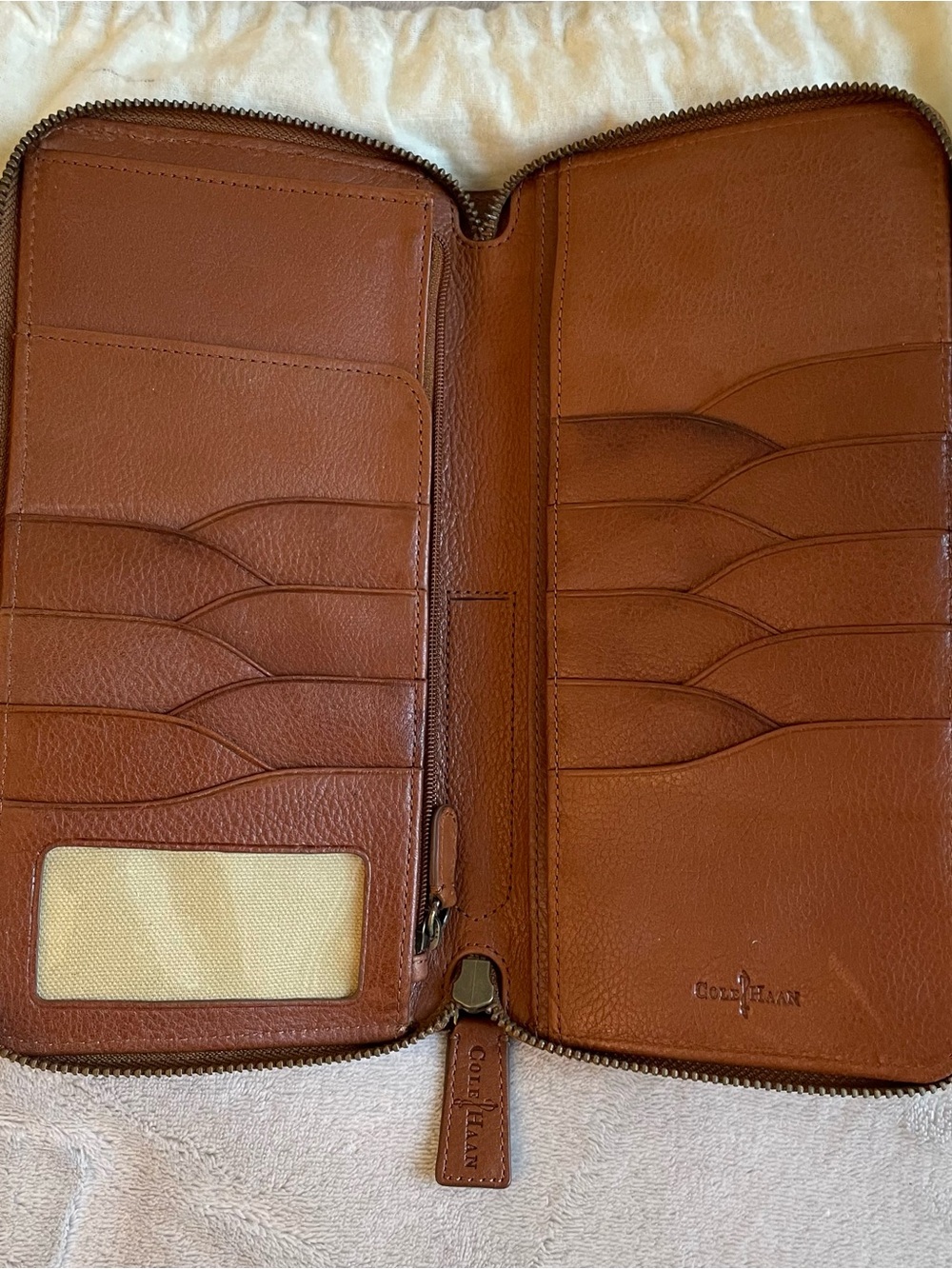 Cole Haan Brown Leather Zip Wallet Passport Holder - Picture 2 of 10